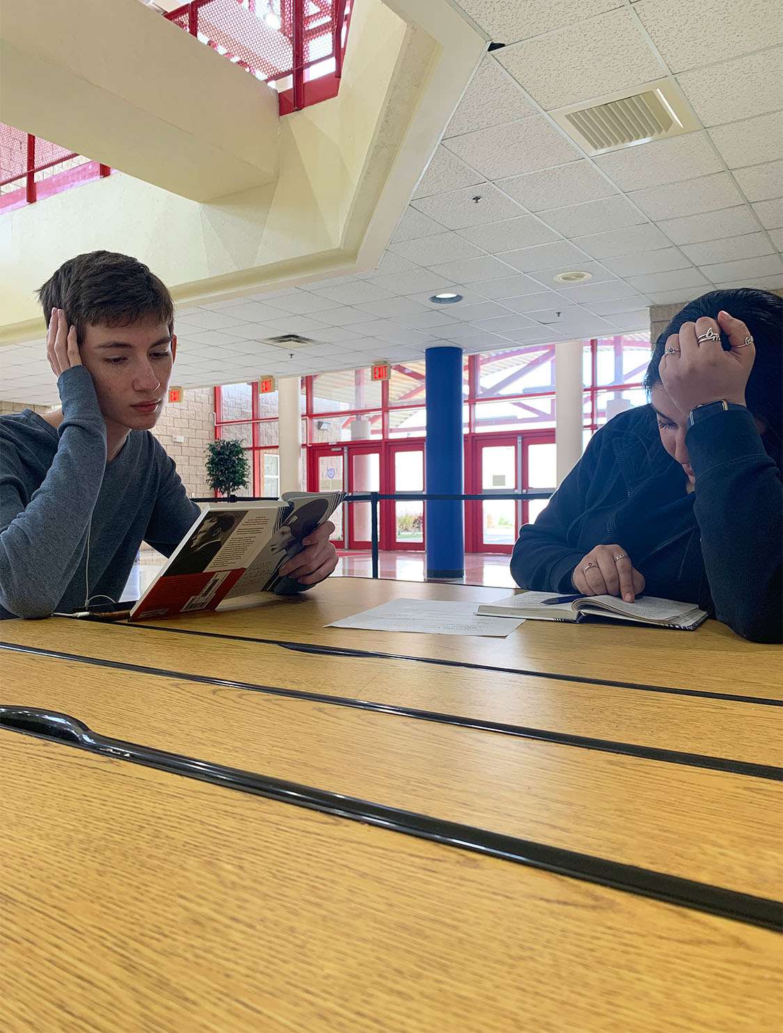 Brianna & Thomas reading the great gatsby