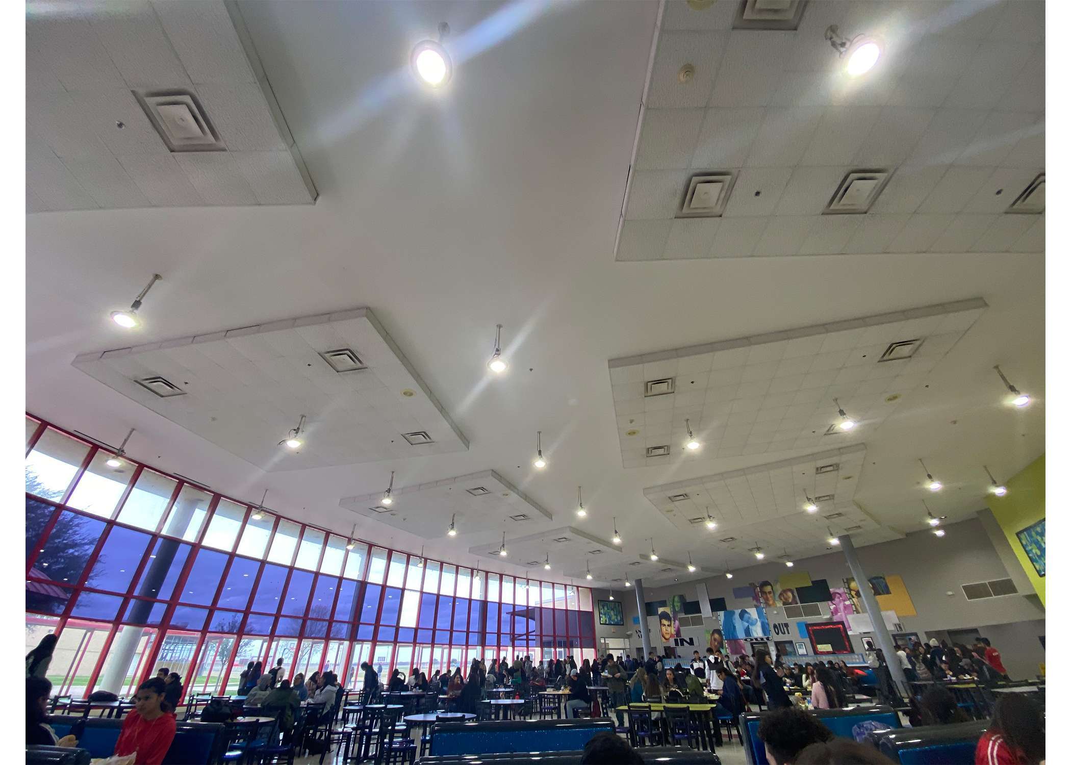 image of carters cafeteria during lunch time